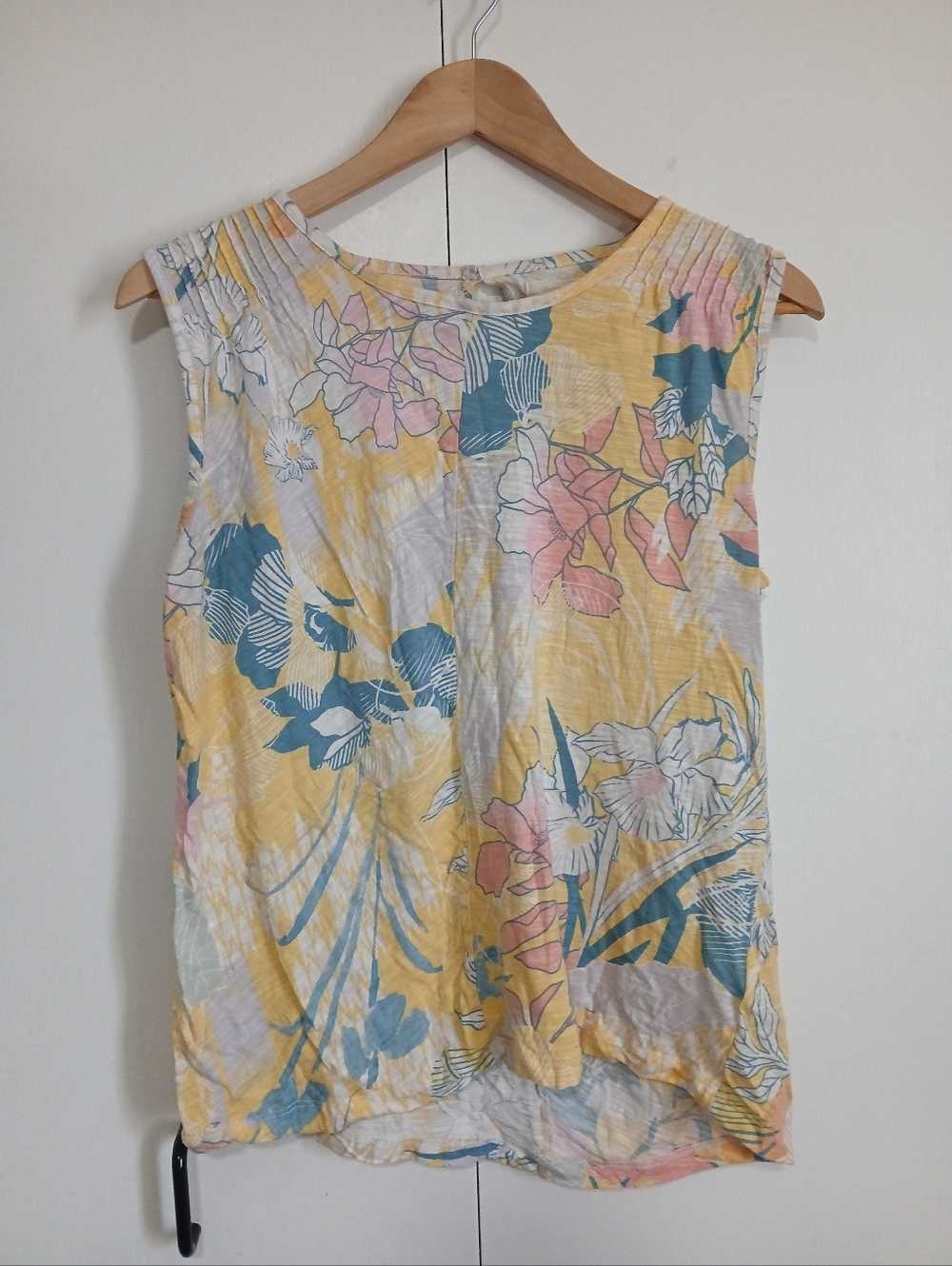 Cupio Large Floral Pastel Spring Tank - Abalone Shell Button - Keyhole Back